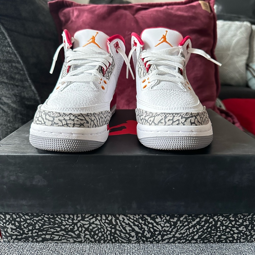 Jordan 3 Cardinal - Picture 3 of 8